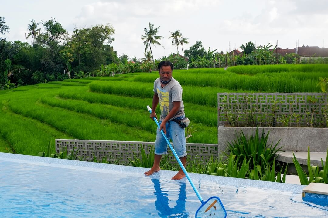 Pool Cleaning Emergency Service